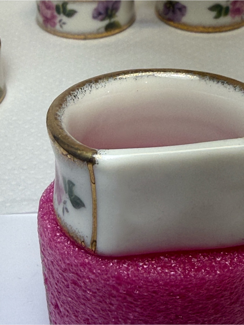 Set of 12 Ornamental Collectibles Fine China Napkin Rings - Picture 6 of 12